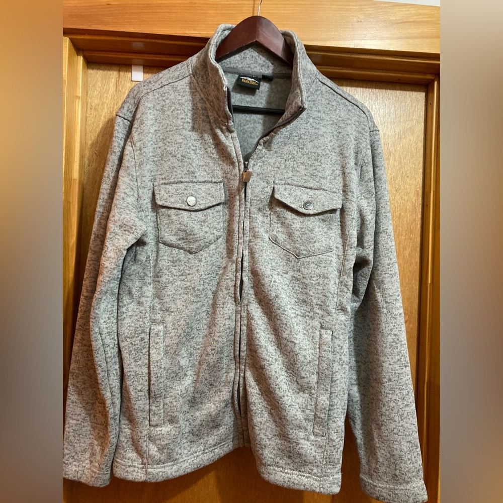 Men pacific trail sweater size medium new